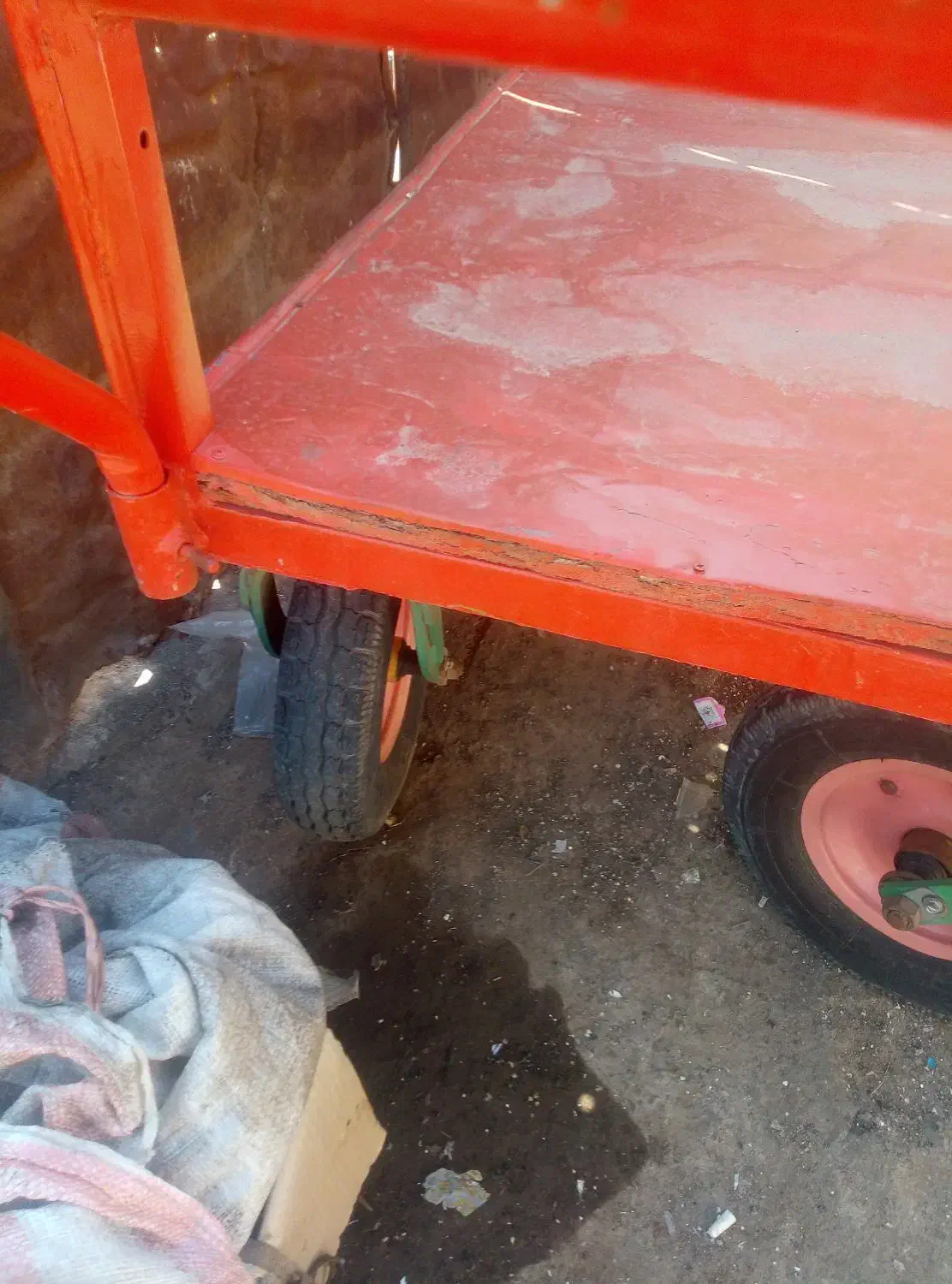 گاری در حد نو چرخ های عقب گردون چرخهای جلو ثابت|ماشینآلات صنعتی|سبزوار, چهارراه فرودگاه|دیوار