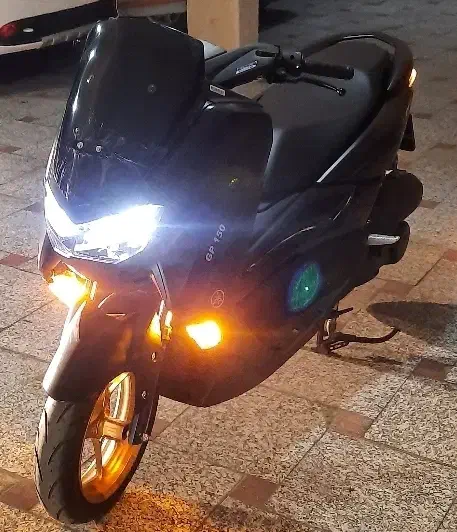 موتور ان مکس nmax سوییچ مدل ۴۰۳صفر واقعی|موتورسیکلت|تهران, مشیریه|دیوار