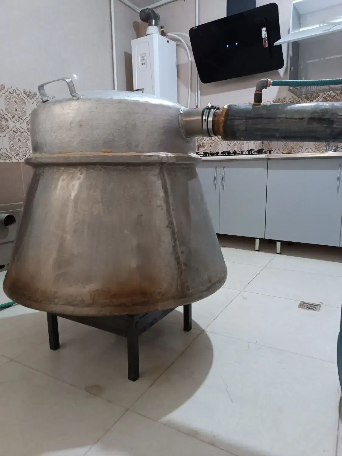 دیگ ۲۵۰ لیتری|ظروف پخت‌وپز|شیراز, زرهی|دیوار