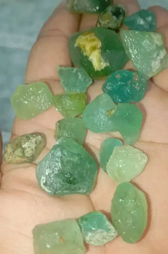 زمرد|جواهرات|تهران, قیام|دیوار