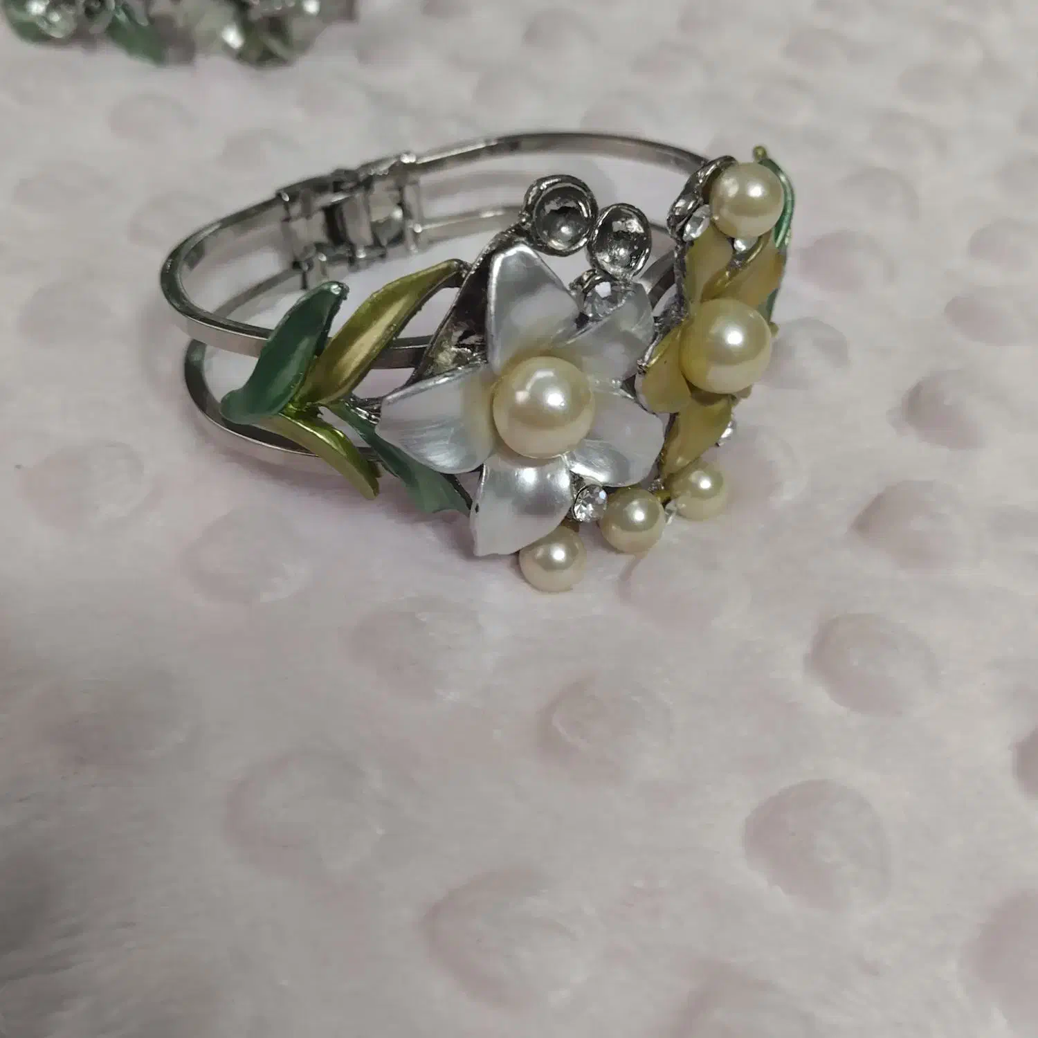 بدلیجات ناناز خوشگل|بدلیجات|اندیشه, اندیشه فاز ۱|دیوار