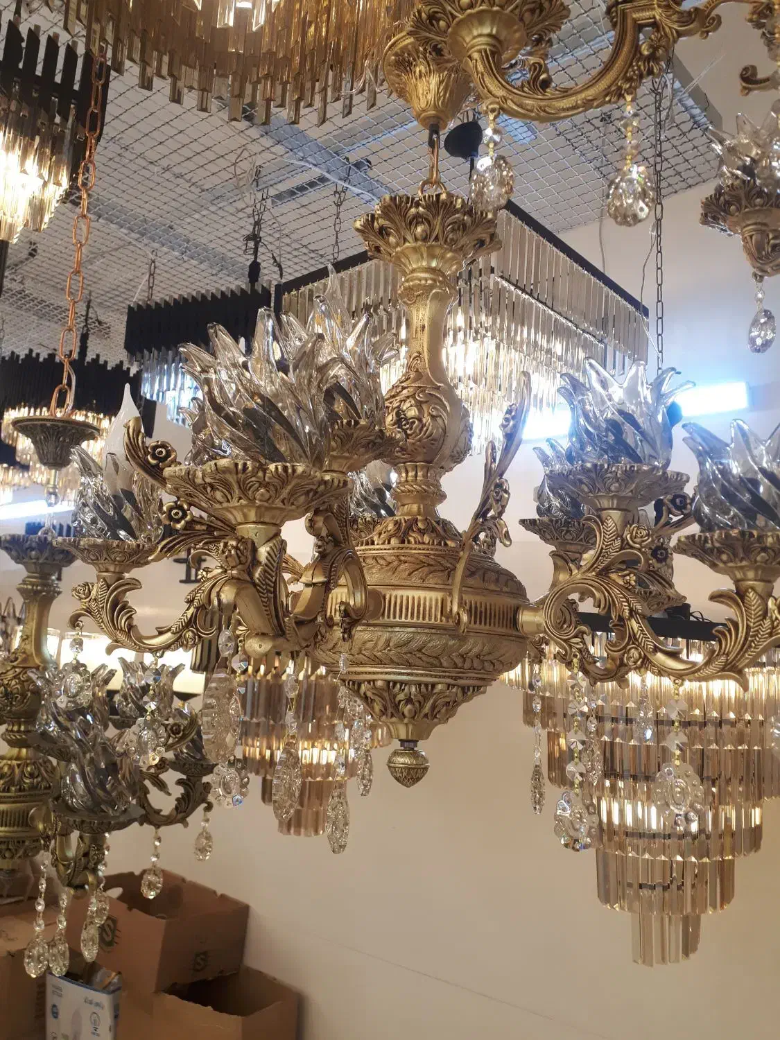 لوستر۱۰شعله فقط ۳میلیون|لوستر و چراغ آویز|مشهد, نوید|دیوار