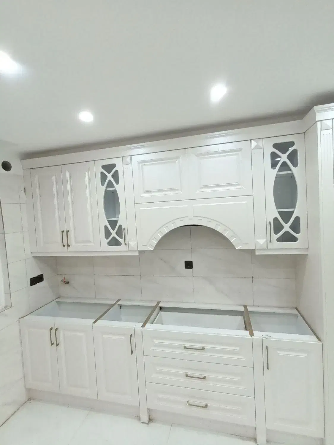 شاگرد وردست نصاب کابینت وکمد دیواری|استخدام معماری، عمران و ساختمانی|پاکدشت, پاکدشت (مامازند)|دیوار