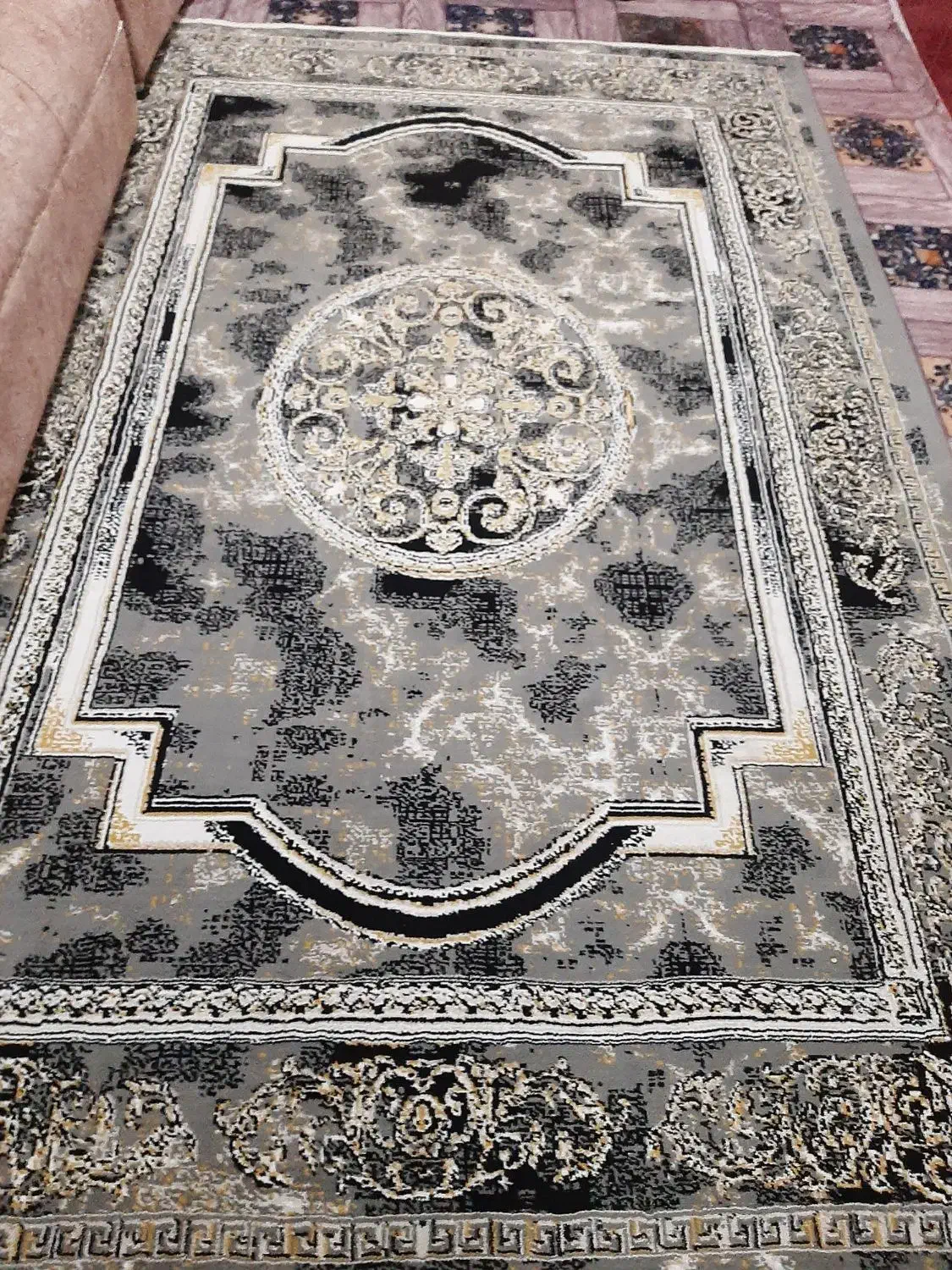 فرش کاملا سالم ونو|فرش|ارومیه, |دیوار