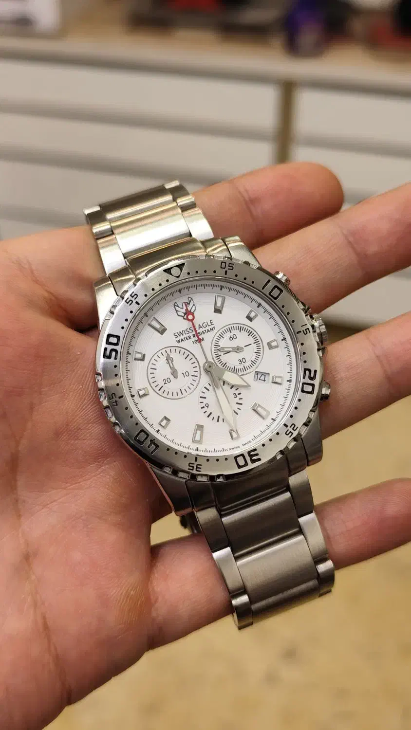 ساعت سوئیس ایگِل|ساعت|کرج, اتحاد|دیوار