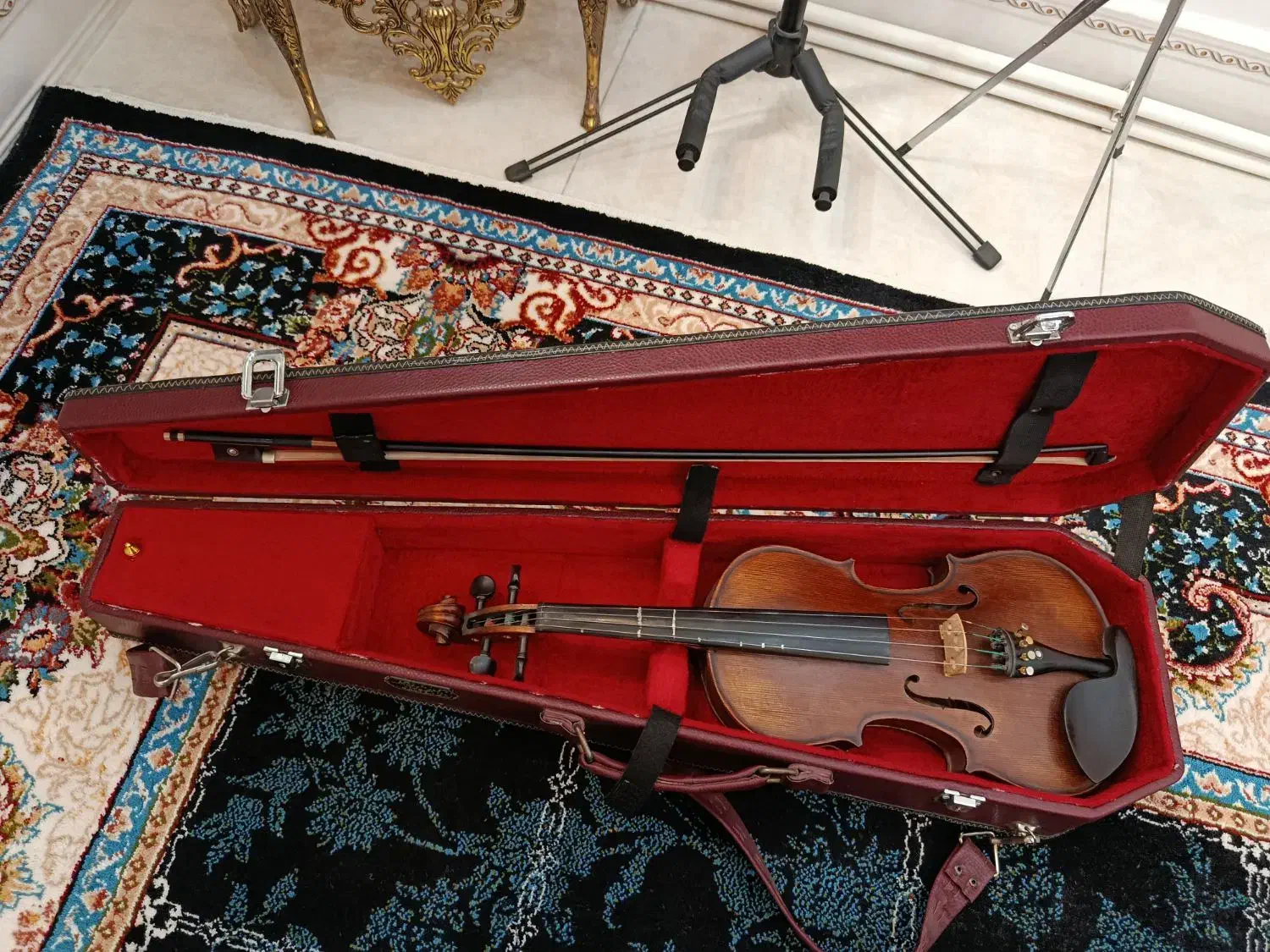 ویولن|ویولن|خرم‌آباد, |دیوار