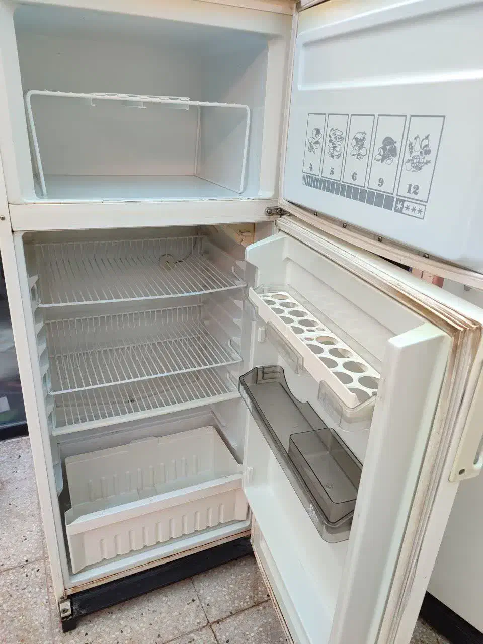 با سلام دوعدد یخچال|یخچال و فریزر|اردکان, |دیوار