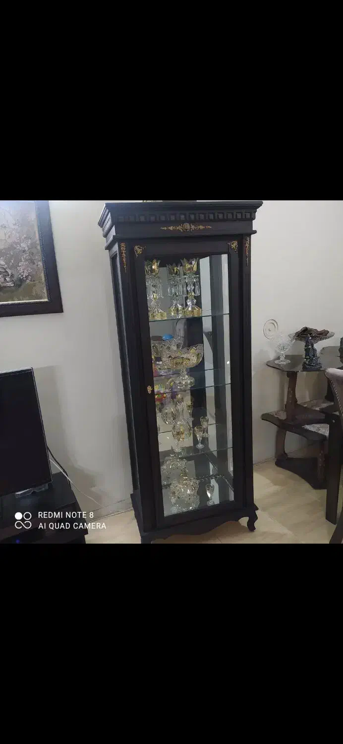 ویترین ۴ طبقه بسیار تمیز|بوفه، ویترین، کنسول|شاهین‌شهر, عطار|دیوار