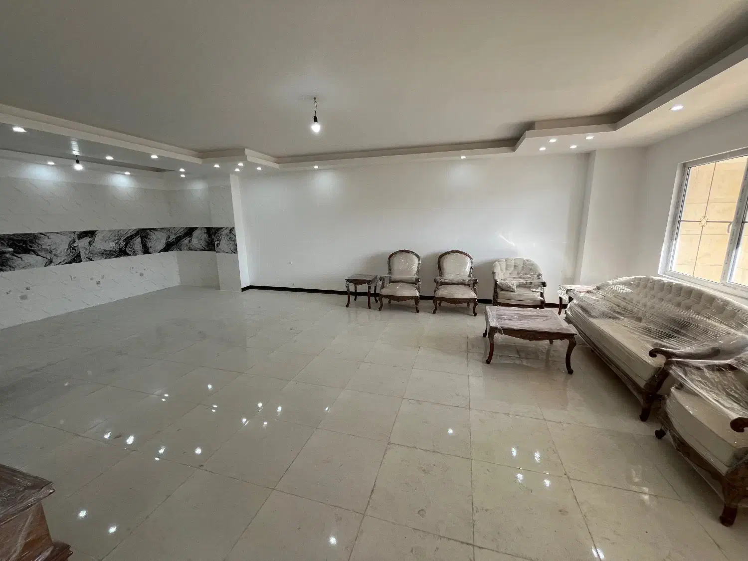 فروش واحد ۱۱۰ نوساز کیلید نخورده خام لاکچری|فروش آپارتمان|اشتهارد, |دیوار