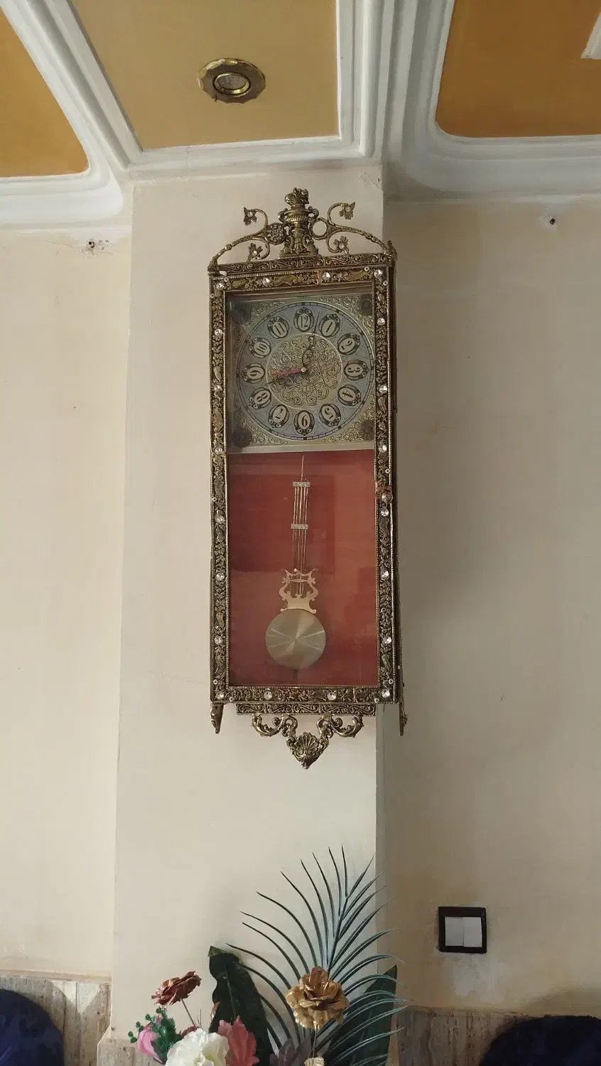 ساعت دیواری برنزقدیمی خیلی سنگین|ساعت دیواری و تزئینی|تبریز, |دیوار