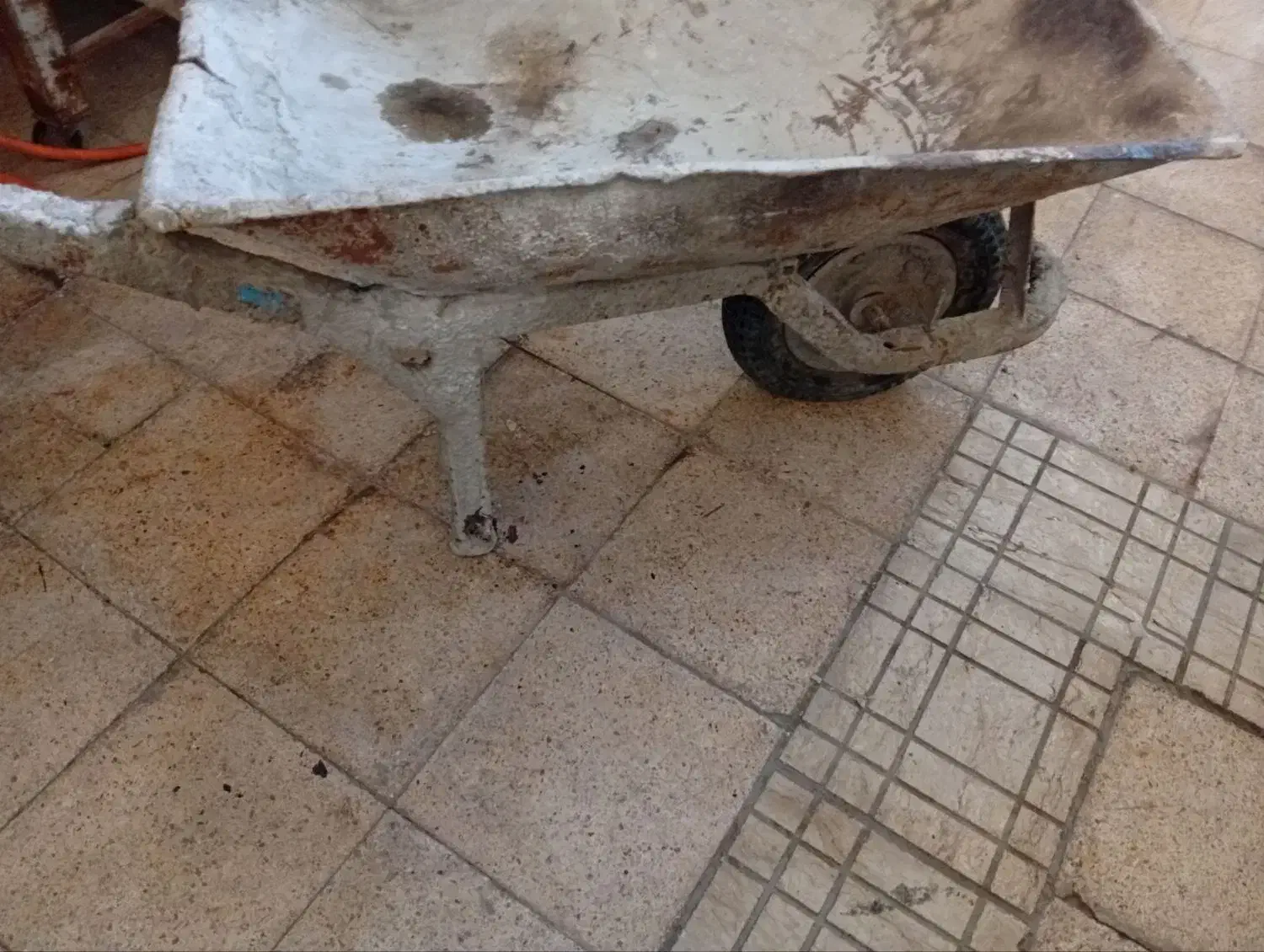 دوعددفرغون|ابزارآلات|اهواز, فاز ۲ پادادشهر|دیوار