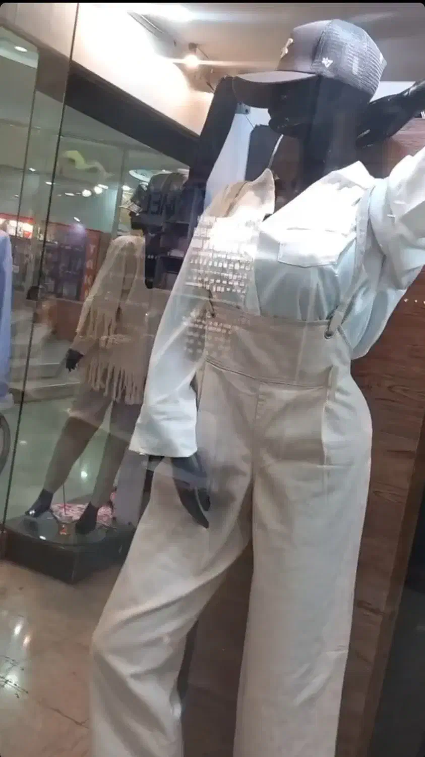 مانکن مدرن ژست خفن|فروشگاه و مغازه|ری, علایین|دیوار