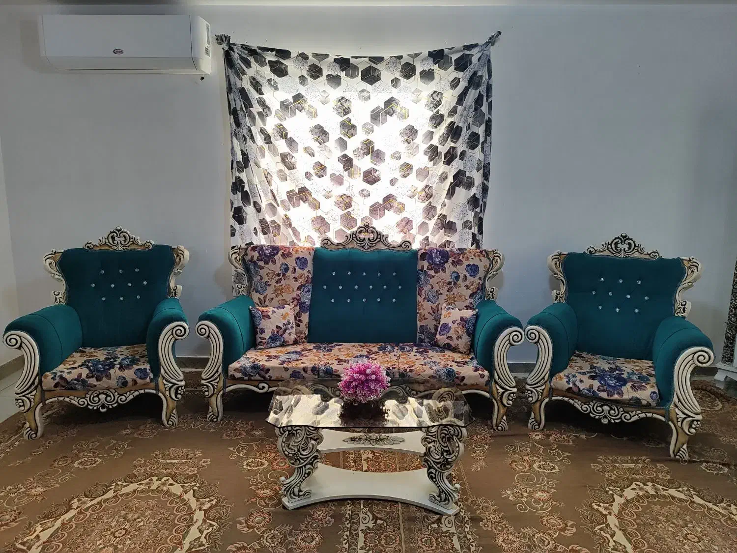 فروشی|مبلمان خانگی و میز عسلی|رشت, پاره بیجار|دیوار