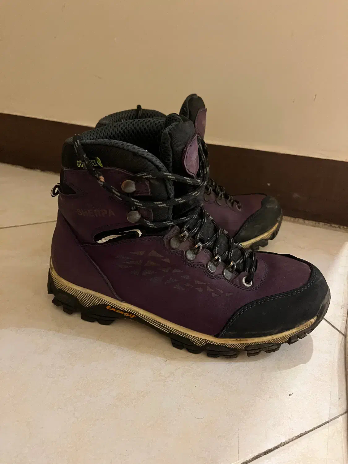 کفش کوهنوردی و طبیعتگردی|کوهنوردی و کمپینگ|تهران, آسمان|دیوار