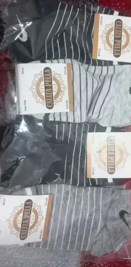 جوراب|لباس|کرج, جهان‌شهر|دیوار