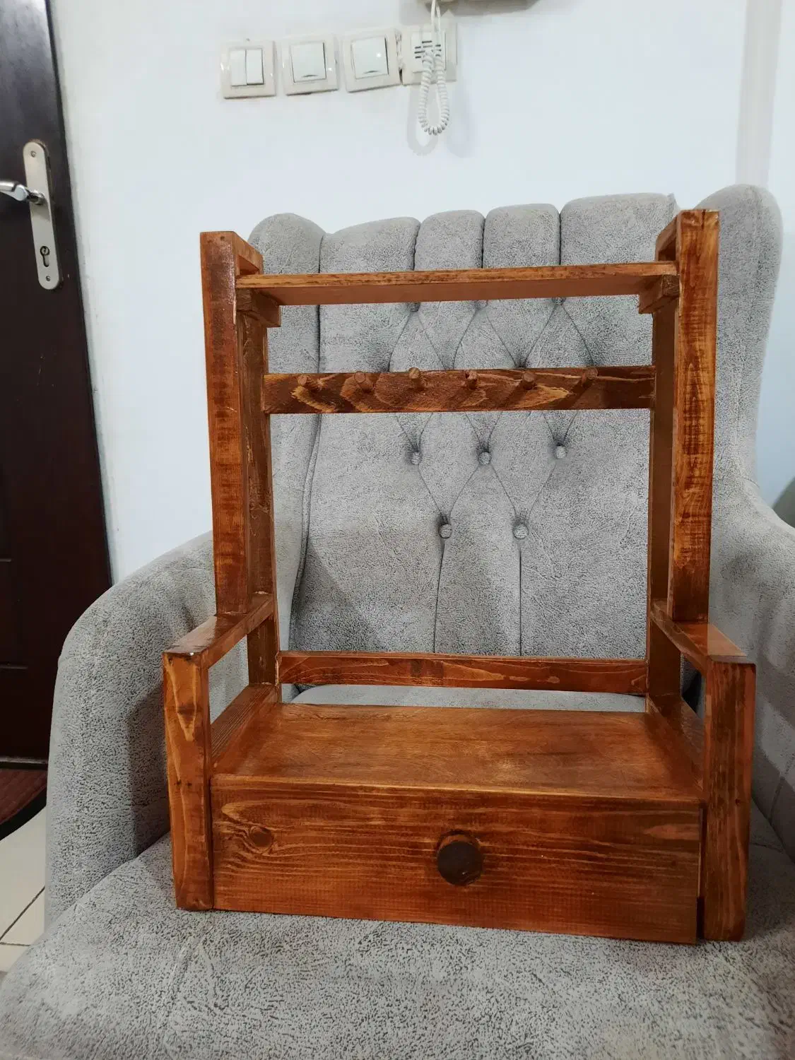 استند چوبی|آب‌چکان و نظم‌دهنده ظروف|قم, انصار‌الحسین|دیوار