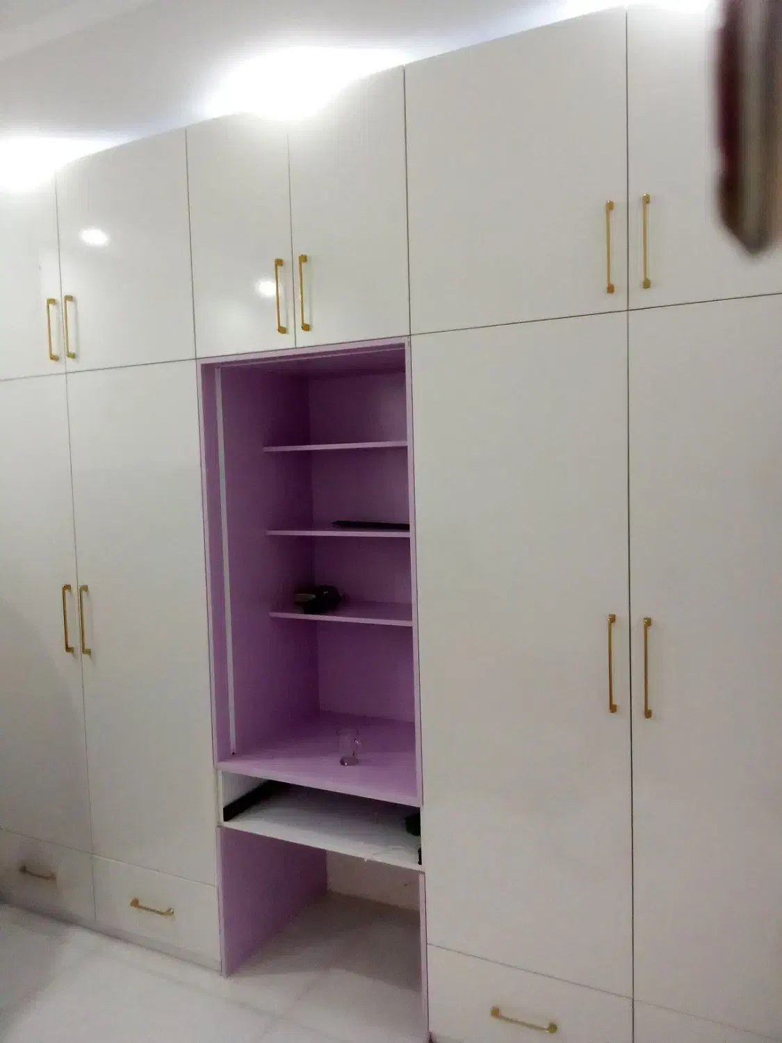 نصب وخورده کاری و تعمیرات کابینت وکمدو...|کتابخانه، شلف، قفسه‌های دیواری|اسلام‌شهر, شهرک مفیدی|دیوار