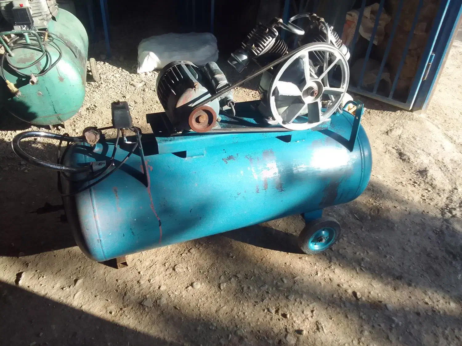 پمپ باد کمپرسور باد ۲۵۰ و۵۰|ماشین‌آلات صنعتی|درگزین, |دیوار