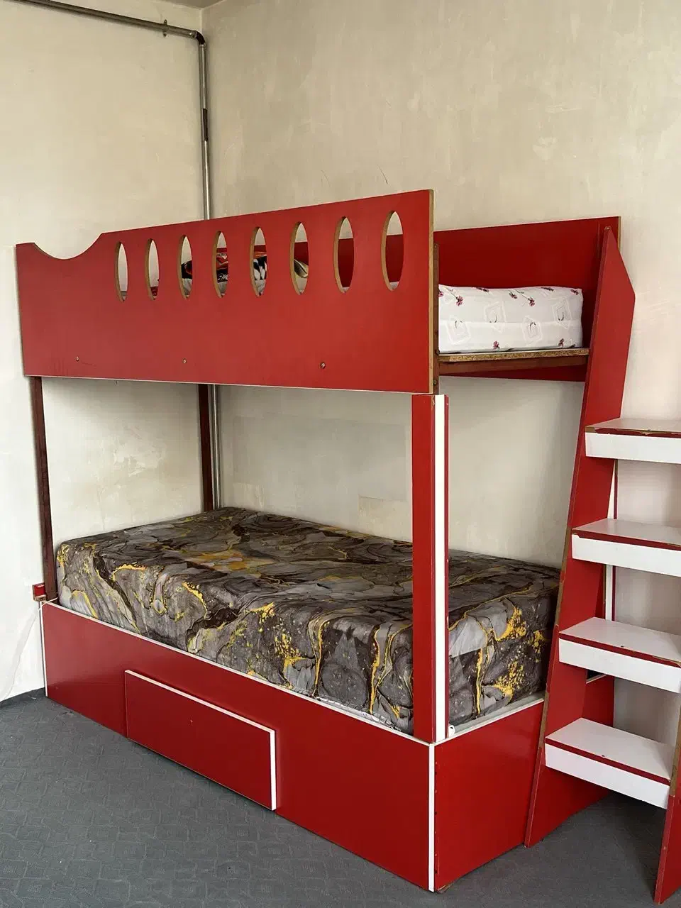 تخت خواب دوطبقه بدنه فلزی رویه ام دی اف|تخت و سرویس خواب|ارومیه, |دیوار