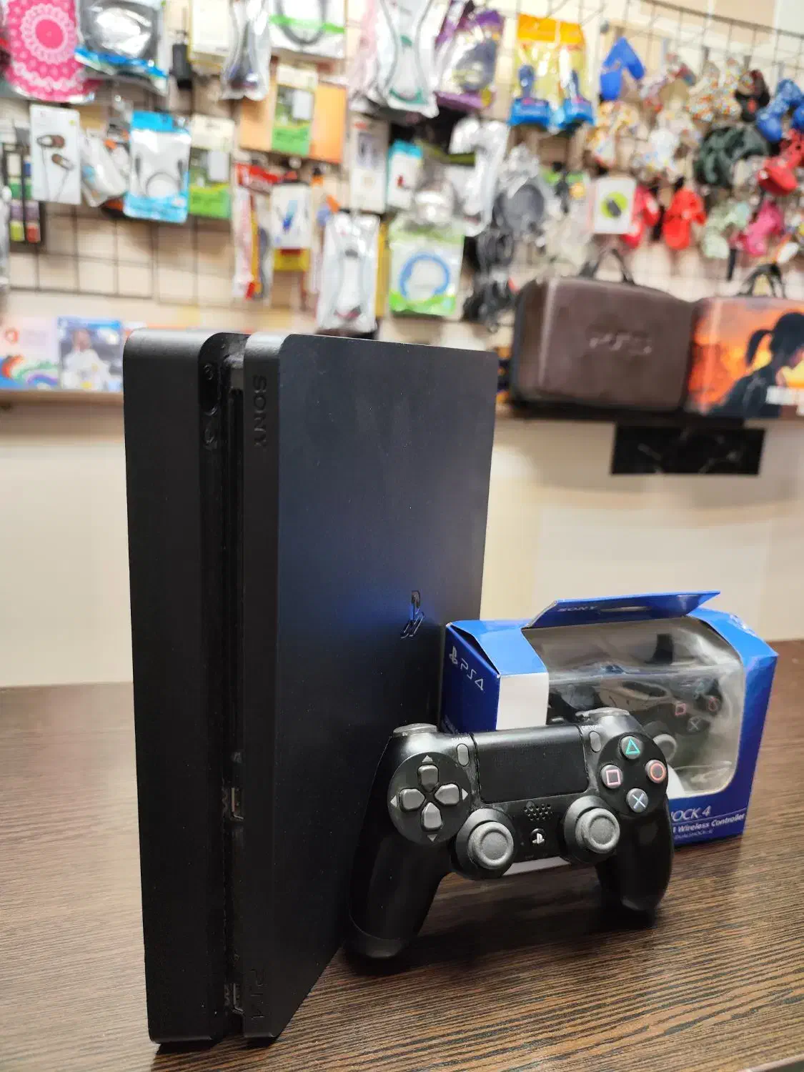 کنسول پلی استیشن۴ اسلیم ۱ ترا کپیخور ورژن۹|کنسول، بازی ویدئویی و آنلاین|اسلام‌شهر, شهرک لاله|دیوار