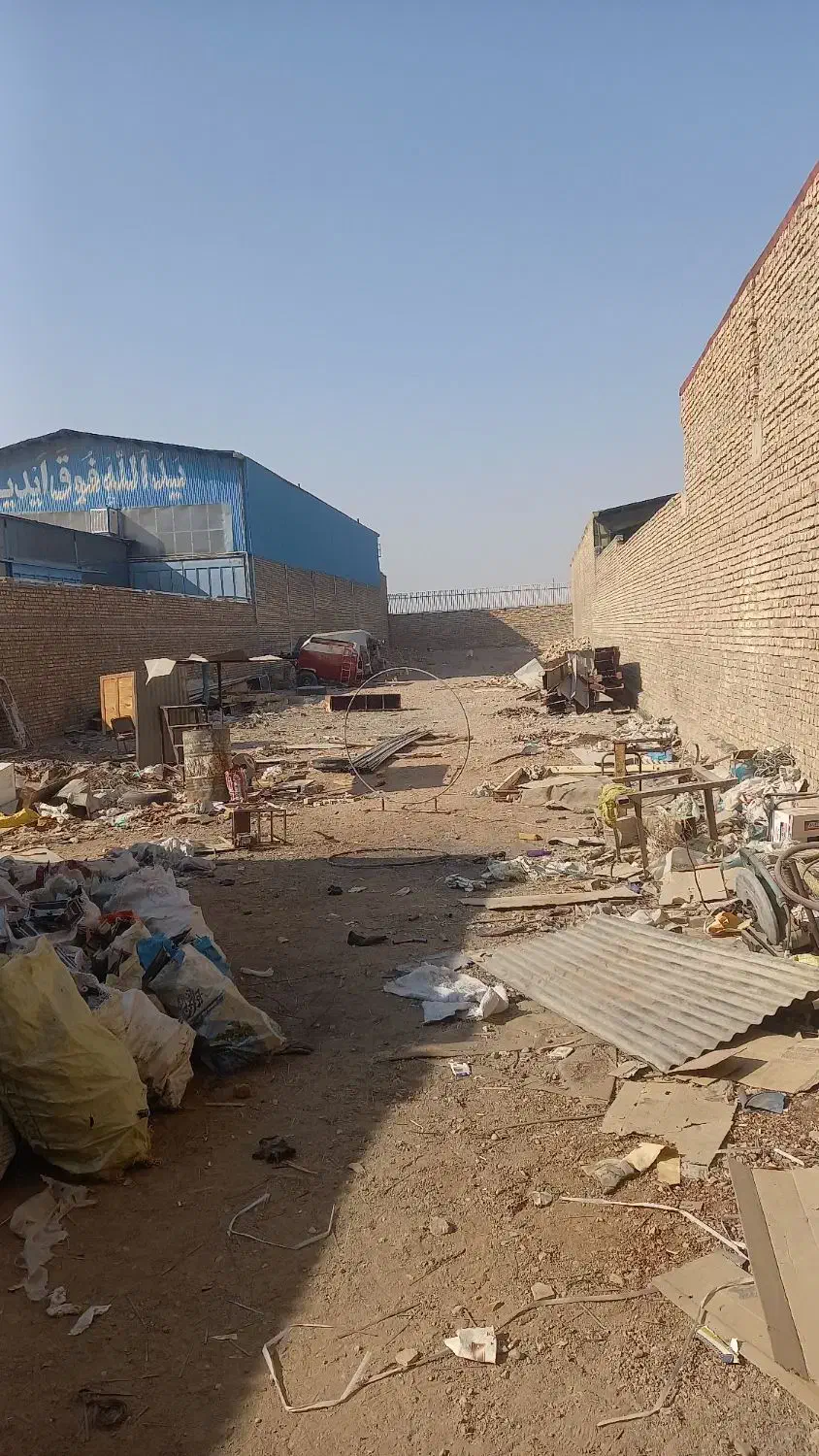 زمین دیوارکشی مناسب سوله به همراه کارگاه|فروش زمین و ملک کلنگی|اصفهان, قهاب جنوبی|دیوار