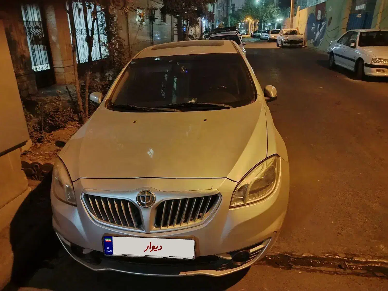 برلیانس۳۳۰ اتومات۱۶۵۰بزرگ فنی بدنه بشرط ۹۷نقره ای|خودرو سواری و وانت|تهران, خلیج فارس|دیوار