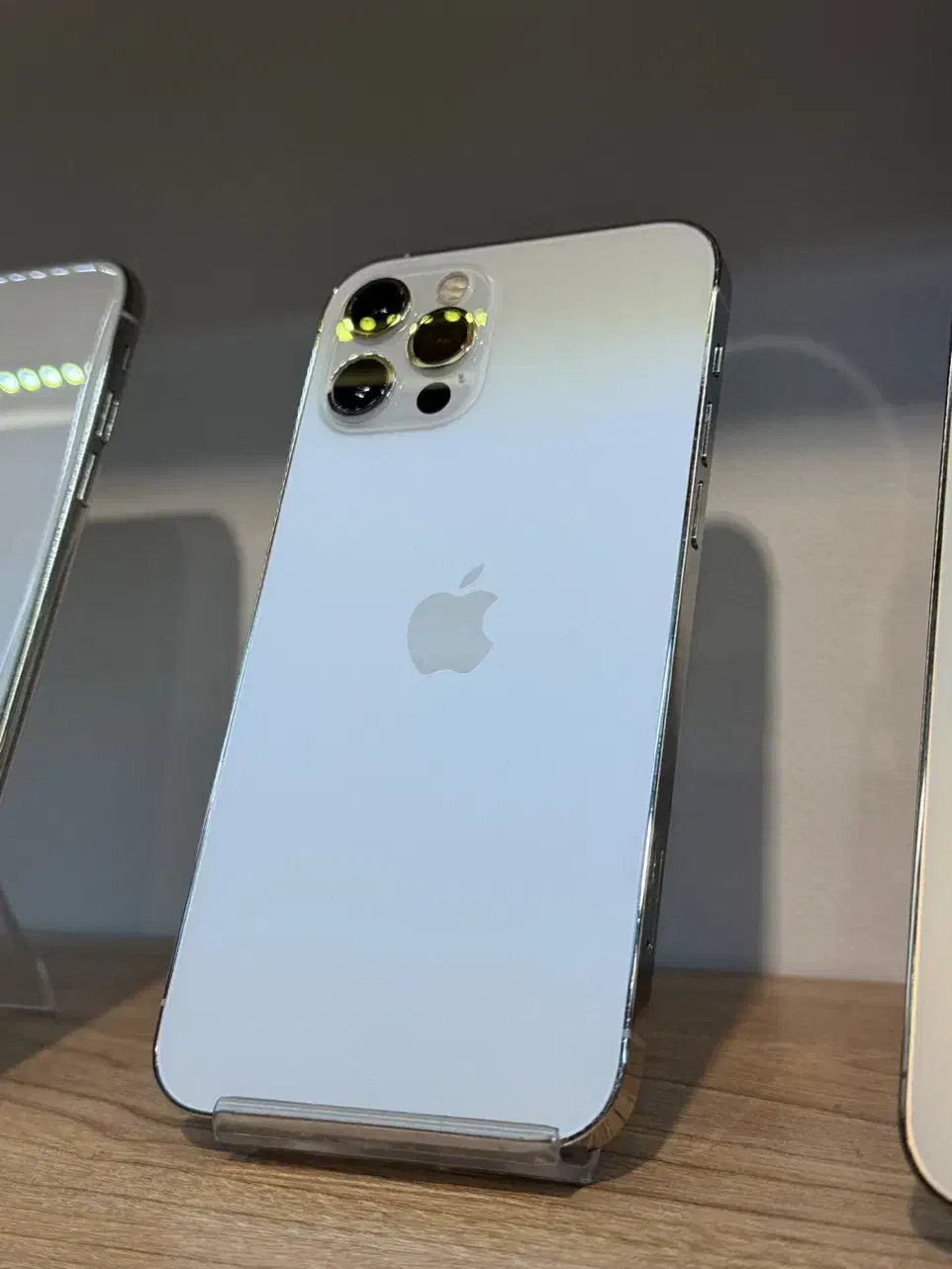 12pro/ZAA/512|موبایل|شیراز, گلدشت معالی‌آباد|دیوار