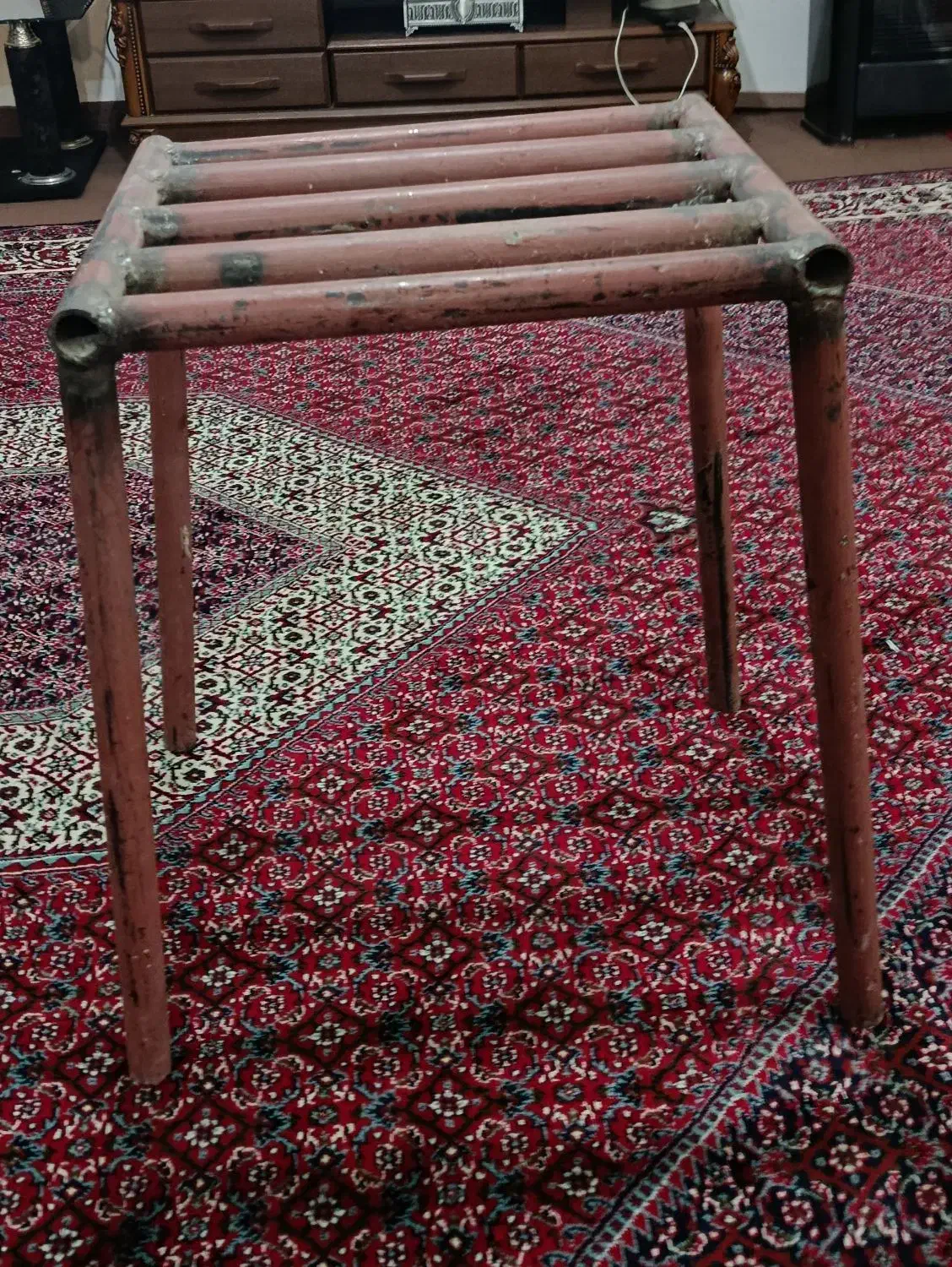 چهار پایه|صندلی و نیمکت|زنجان, |دیوار