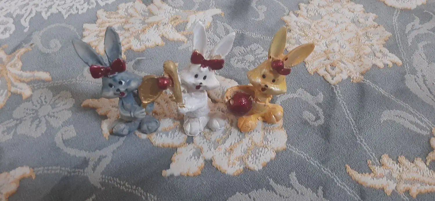 مجسمه|مجسمه، تندیس، ماکت|تربتحیدریه, آغوی|دیوار