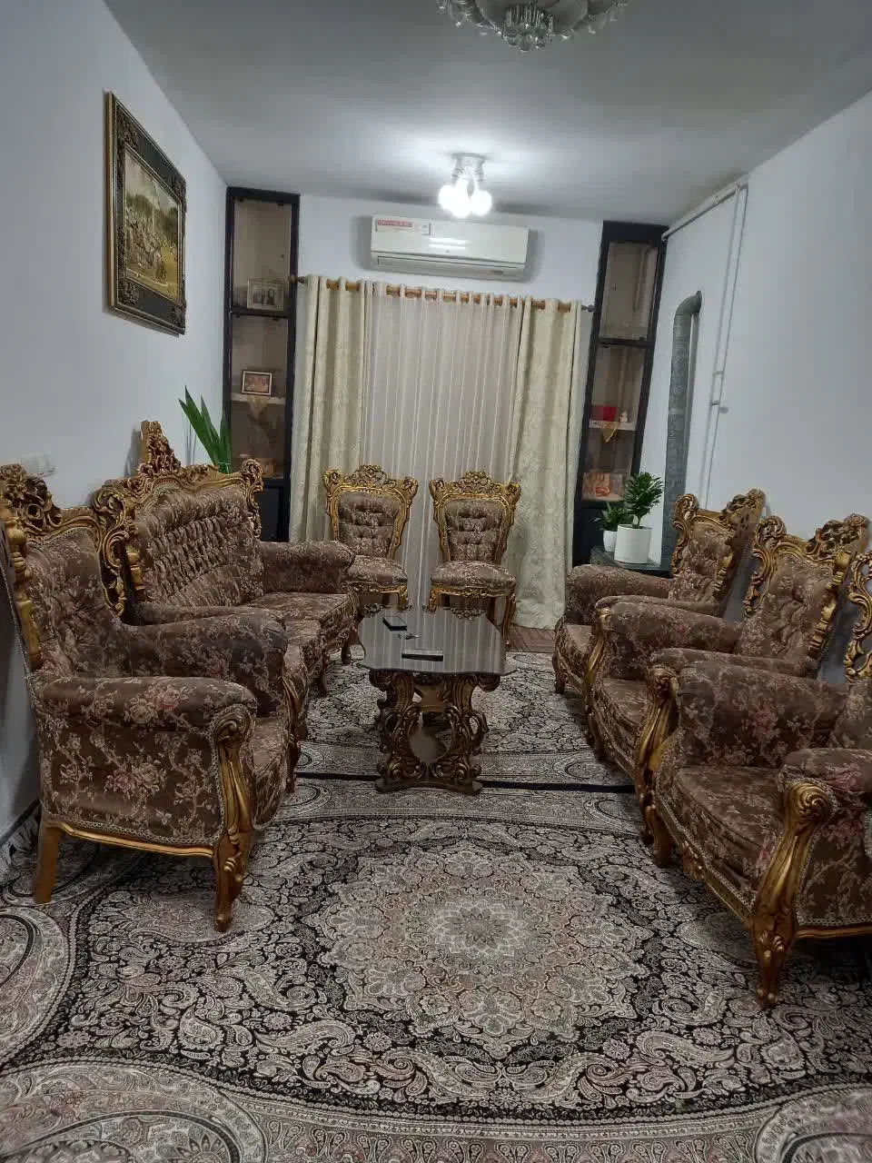 مبل سلطنتی ۷نفره با ۲تا میزبان|مبلمان خانگی و میز عسلی|آستانه اشرفیه, |دیوار