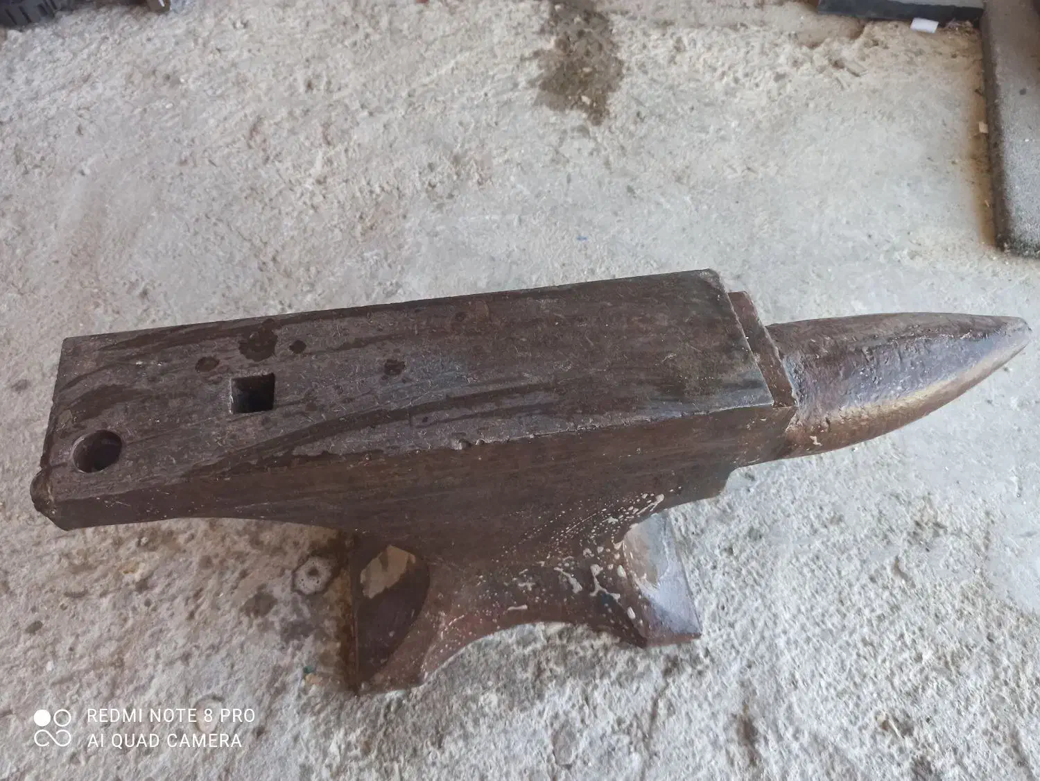 سندان روس قدیمی 85 کیلویی|ابزارآلات|ابهر, |دیوار