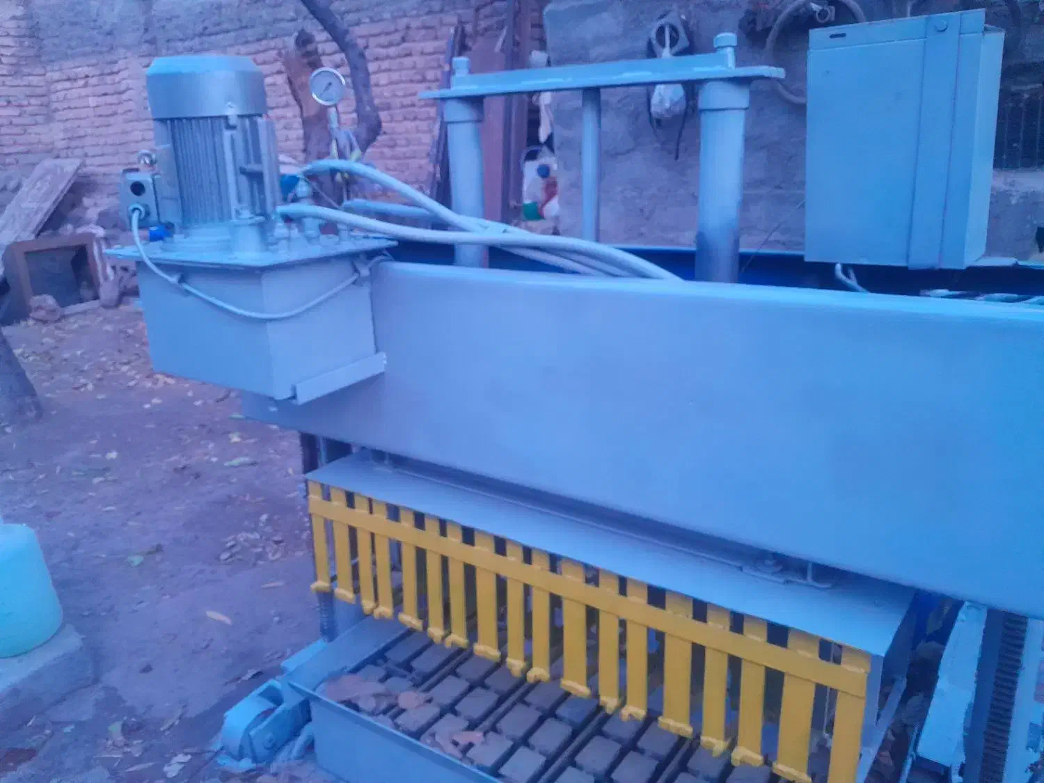 دستگاه بلوک زنی نیمه اتومات|ماشین‌آلات صنعتی|اردبیل, |دیوار