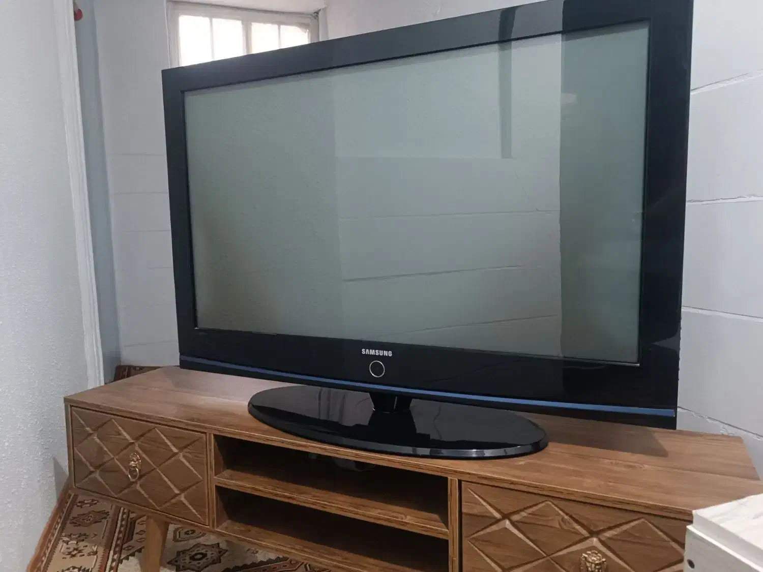 تلویزیون|تلویزیون و پروژکتور|قدس, شهر‌قدس|دیوار