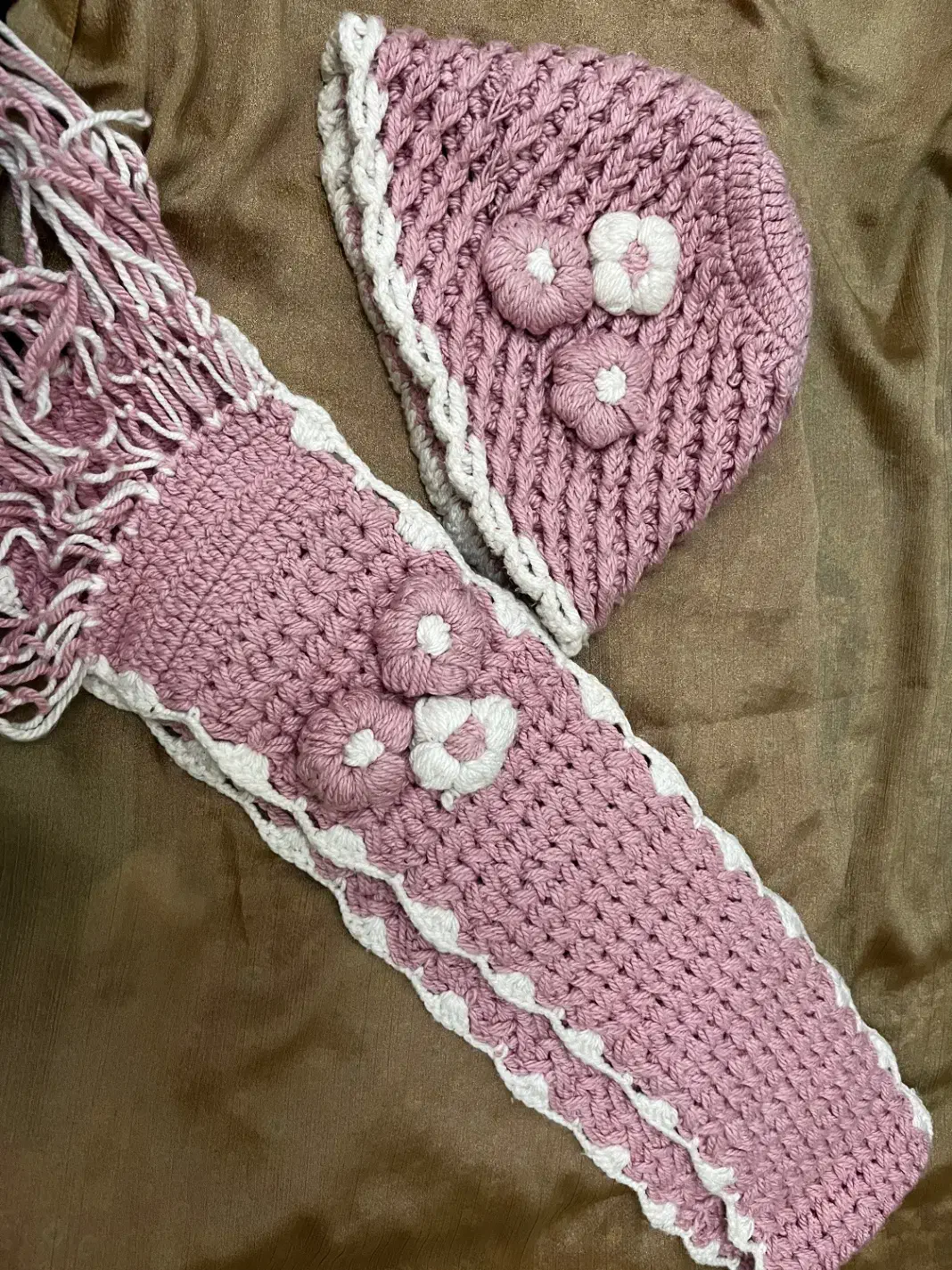 شال و کلاه دستبافت|لباس|رودهن, |دیوار