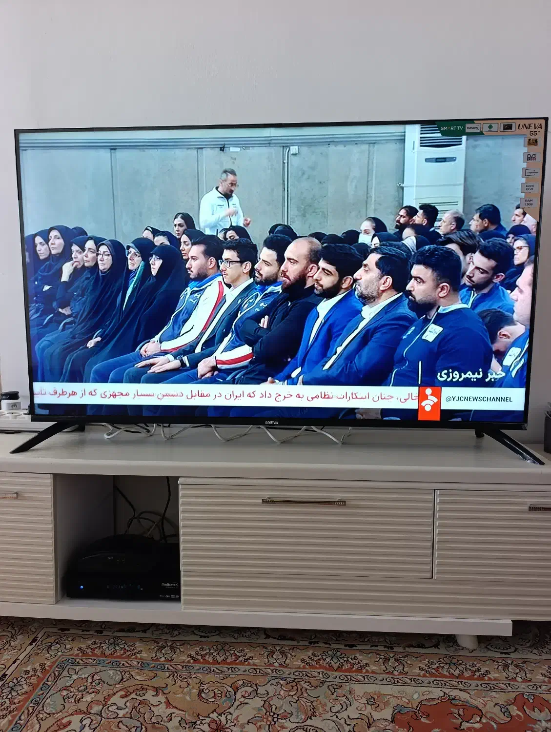 فروش تلویزیون مارک یونیوا ۵۵ اینچ +تلق محافظ|تلویزیون و پروژکتور|نقده, |دیوار