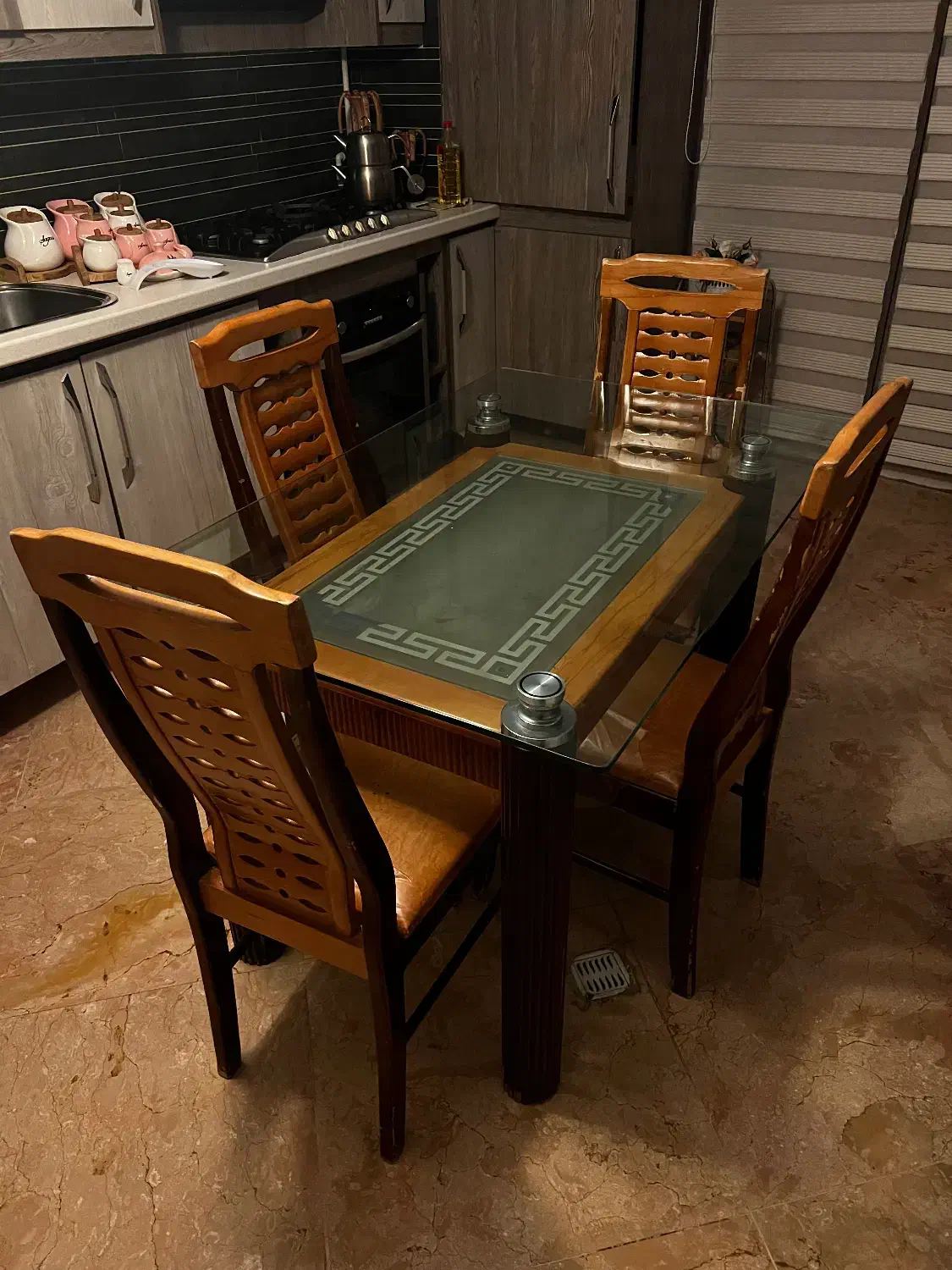 میز ناهار خوری ۴ نفره|میز و صندلی غذاخوری|قزوین, |دیوار