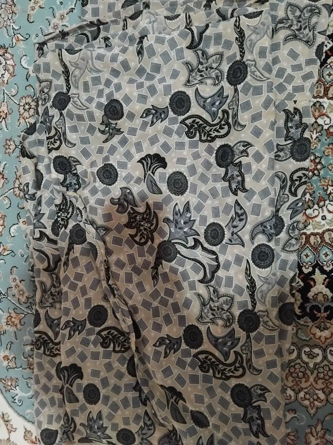 چادر|لباس|نجف‌آباد, یزدانشهر|دیوار