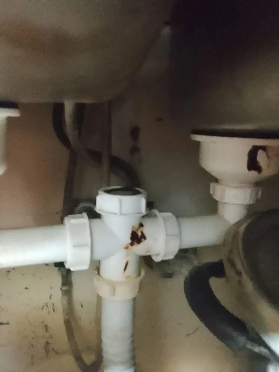 سرویسکار آبگرمکن دیواری و شیرآلات|خدمات پیشه و مهارت|تهران, مشیریه|دیوار