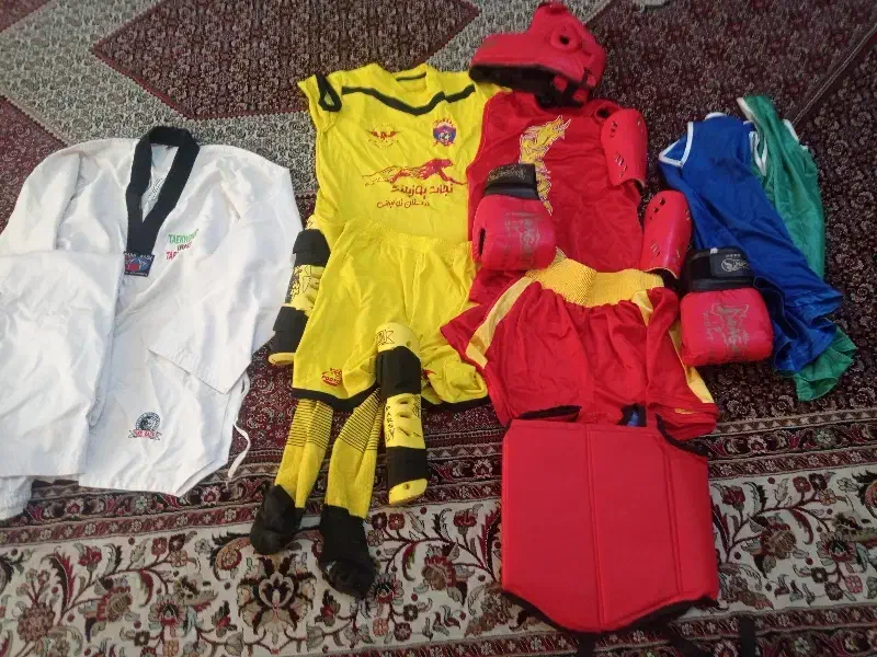 لباس ورزشی در حد نو نو سالم تمیز|تجهیزات ورزشی|شیراز, پودنک|دیوار