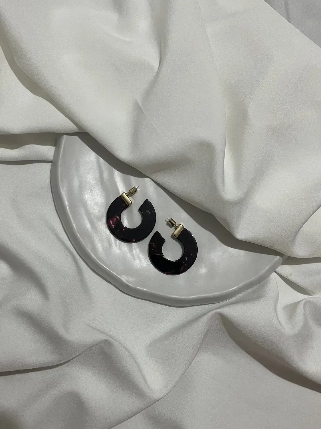 گوشواره|بدلیجات|رشت, سعدی (تختی)|دیوار