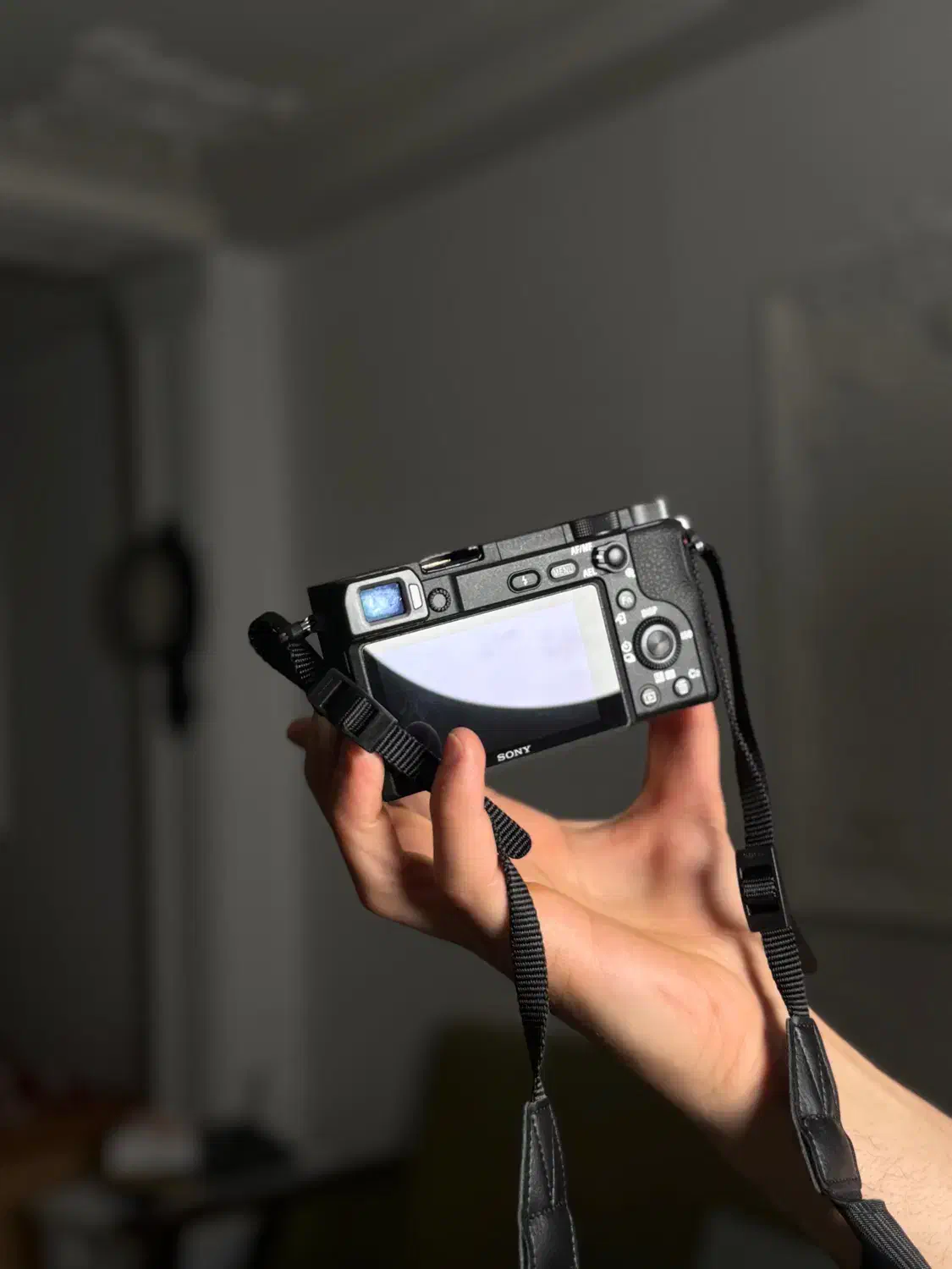 دوربین سونی الفا ۶۴۰۰ با لنز 16-50|دوربین عکاسی و فیلم‌برداری|رشت, چمارسرا|دیوار