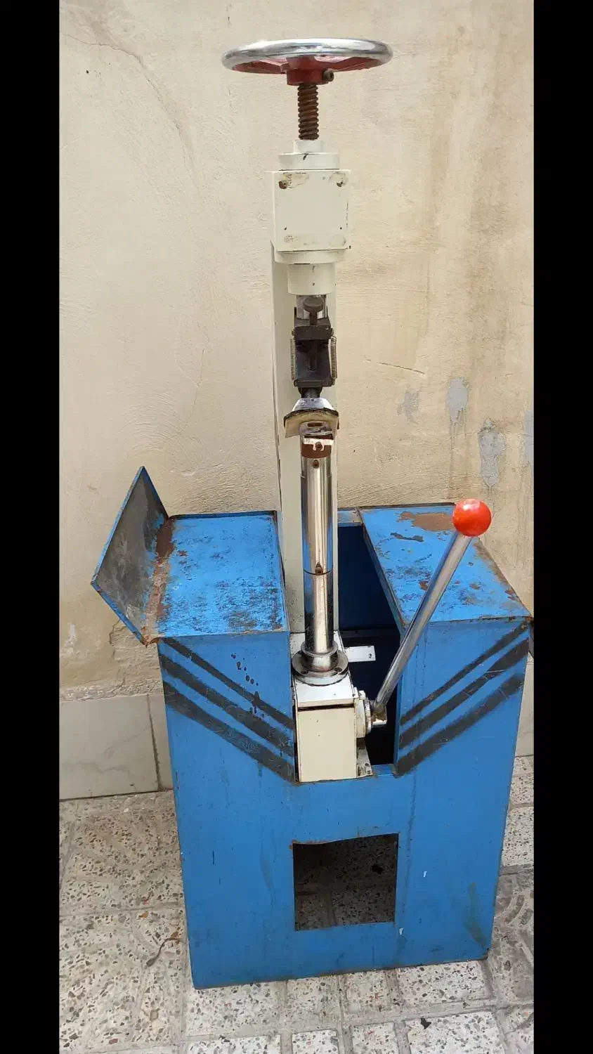 پاشنه میخکن خارجی|ابزارآلات|تهران, خزانه|دیوار