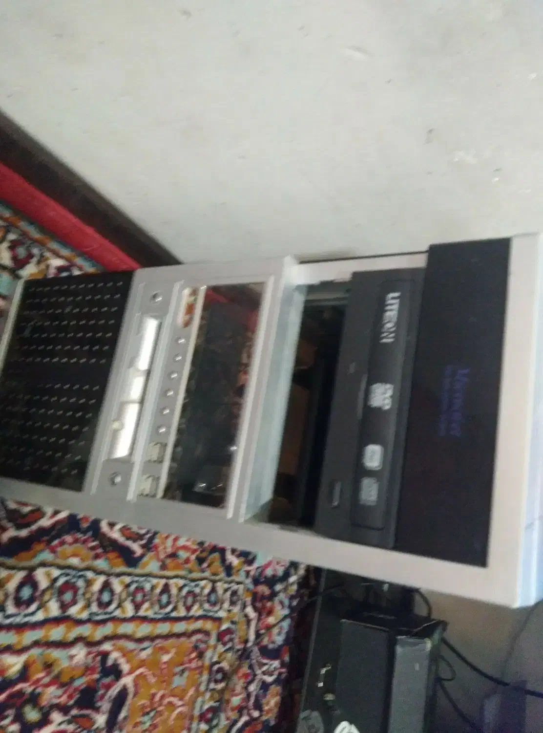 کیس و مانیتور و باند|رایانه رومیزی|اندیشه, اندیشه فاز ۳|دیوار