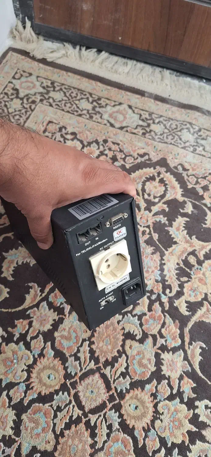 ups مربوط به درب برقی و دوربین|مودم و تجهیزات شبکه|شیراز, شهرک ولیعصر|دیوار