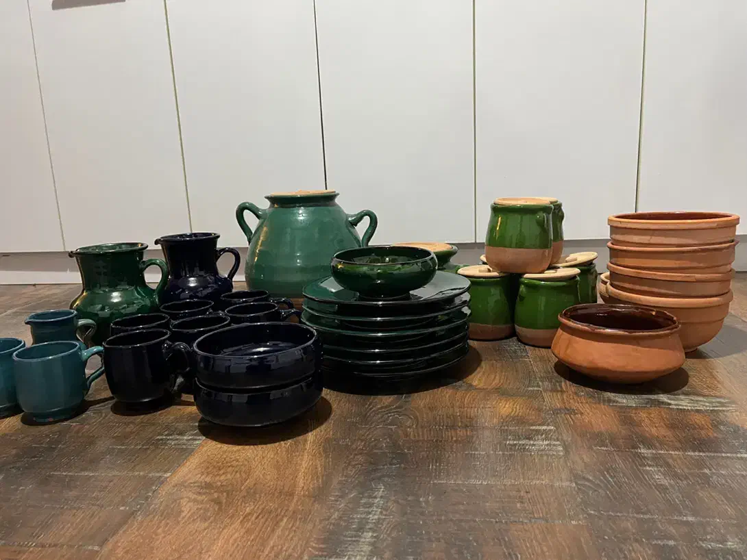 ست کامل ظروف سفالی لعابی در حد نو یکجا ۲/۳۰۰ م|ظروف سرو و پذیرایی|رشت, دیلمان|دیوار