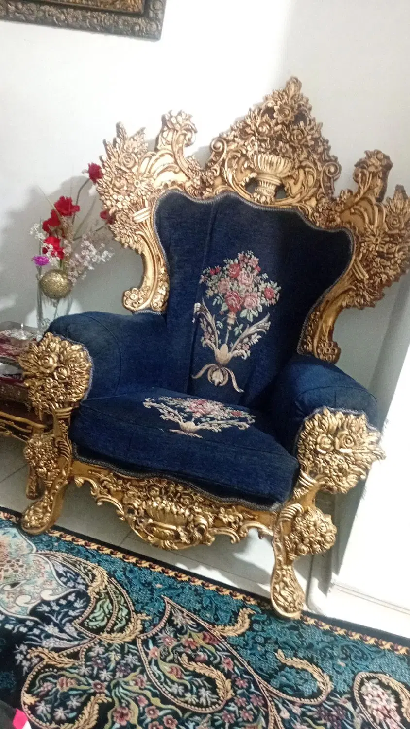 مبل سلطنتی فقط ۴عدد سالم محکم پرپر|مبلمان خانگی و میز عسلی|تهران, منصوریه منگل|دیوار