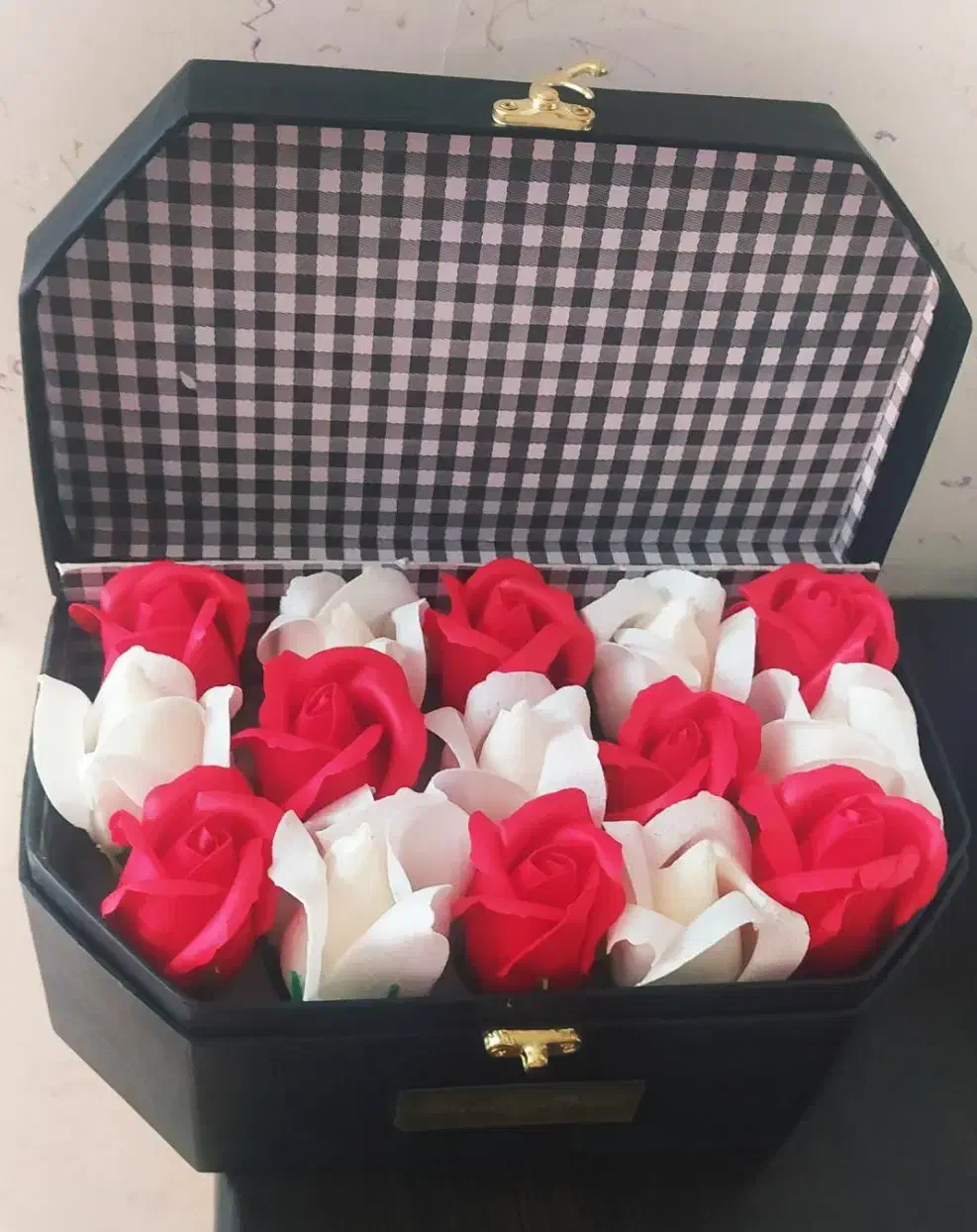 گل هدیه روز مادر و زن|گل مصنوعی|قزوین, |دیوار