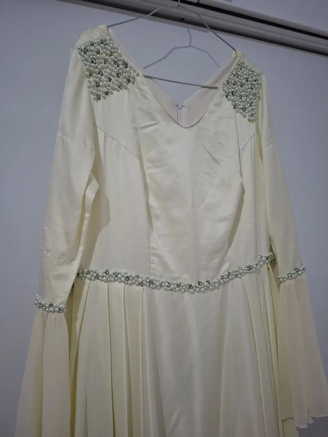 پیراهن نو|لباس|بروجرد, |دیوار