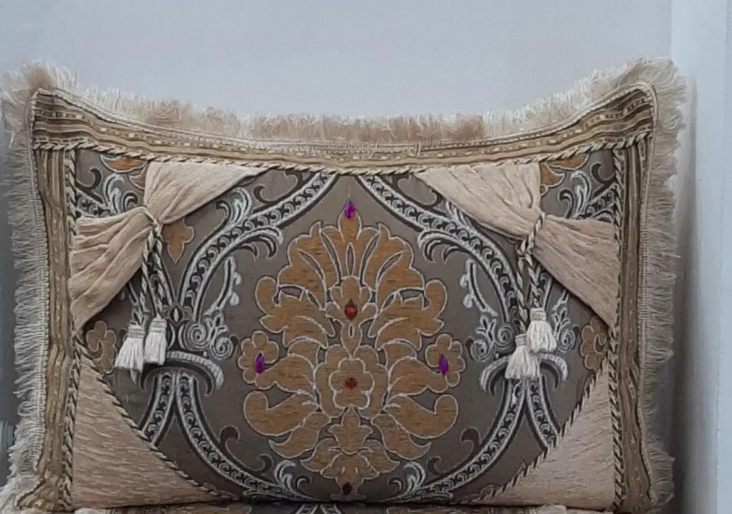 پشتی در حد نو|پشتی|یاسوج, |دیوار