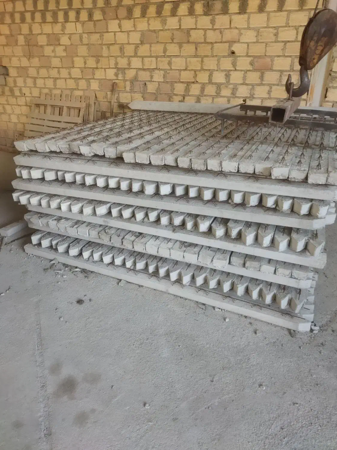 فروش تیر باغی|مصالح و تجهیزات ساختمان|شاهین دژ, |دیوار